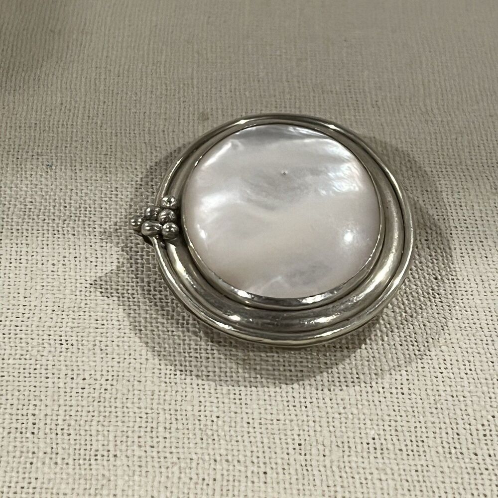 VTG Silver Tone Mother Of Pearl Brooch Pin With Hook Wedding Party Anniversary - Picture 2 of 12